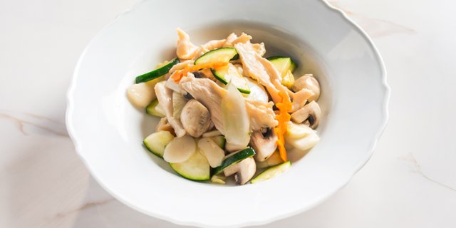 Moo Goo Gai Chicken