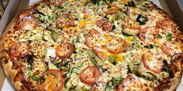 Drag It Thru The Garden Pizza