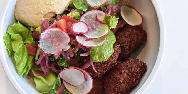 Falafel Salad