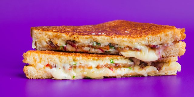 Bacon Jalapeno Grilled Cheese Sandwich