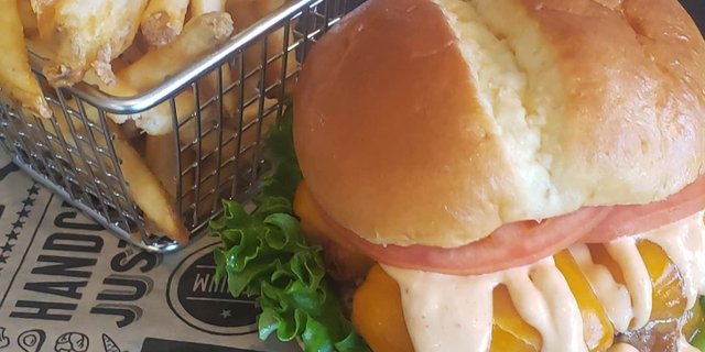 Burger Boxed Lunch