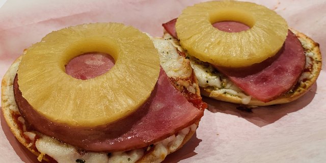 Hawaiian Pizza Bagel