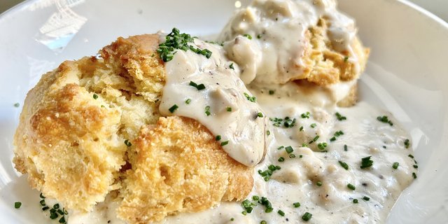 Biscuits & Chicken Gravy