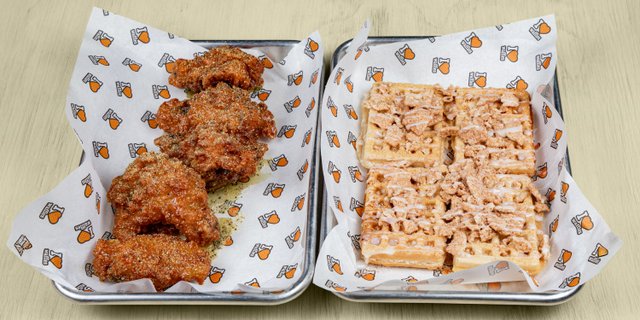 Charlie's Classic Chicken & Waffles For 12