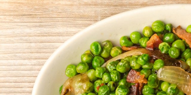 Green Peas With Bacon & Caramelized Onions