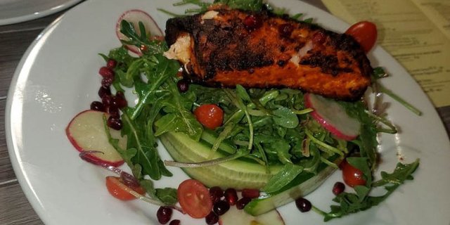 House Salad w/ Salmon