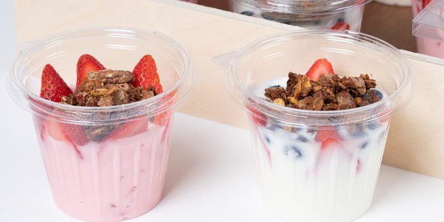 Yogurt & Granola