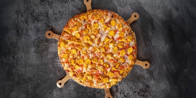Paneer Butter Masala Pizza