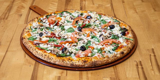 Mediterranean Spinach Pizza