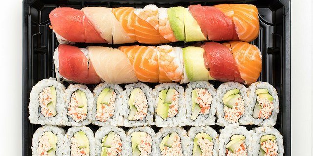 Rainbow & California Roll Tray