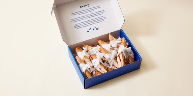 Mini Baguette, Butter & Jam Box