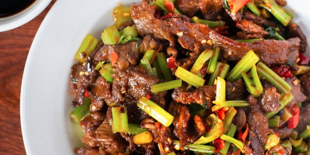 Beef & Wild Green Pepper Stir-Fry