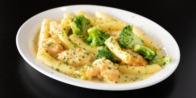 Ziti w/ Broccoli In Garlic Butter Sauce