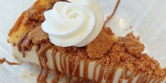 Biscoff Cheesecake Slice