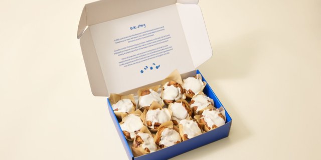 Chef Bae × Levain Cinnamon Roll Muffin Box