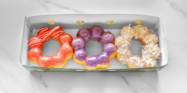 3 Donuts