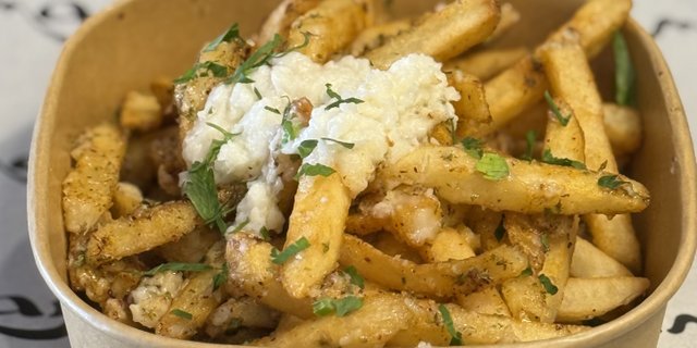 Garlic Toum Fries