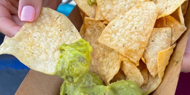 Chips & Guacamole