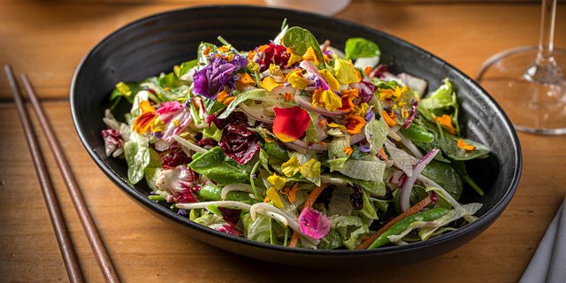 Chrysanthemum Ten-Ingredient Salad