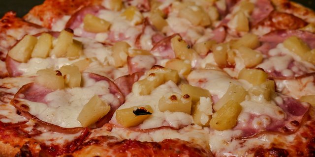 Hawaiian Pizza
