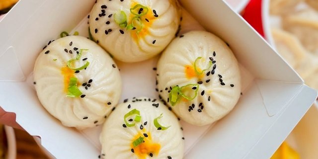 Pan-Fried Pork Buns
