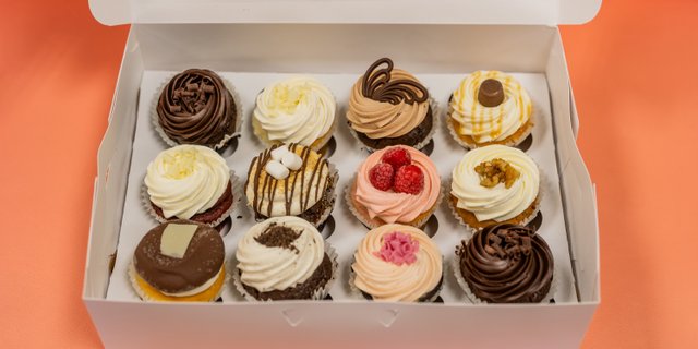 Dozen Cupcakes