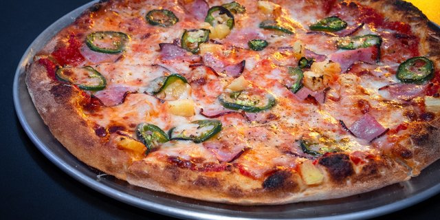 Spicy Hawaiian Pizza