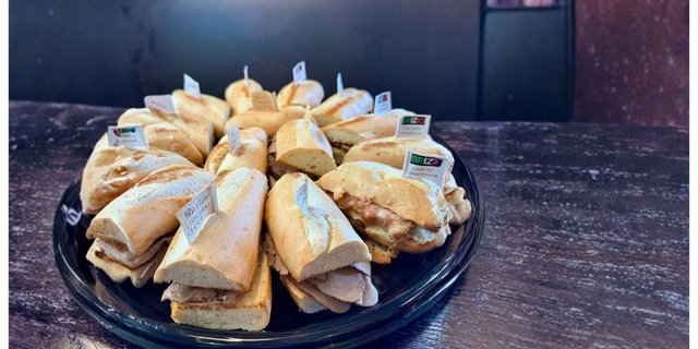 Sandwich Tray