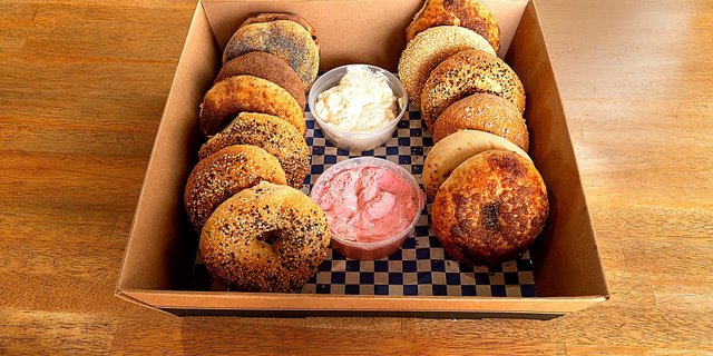 Baker's Dozen Bagels