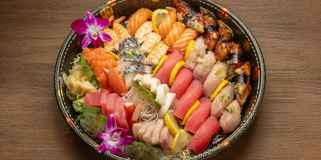 Sushi Sashimi Platter