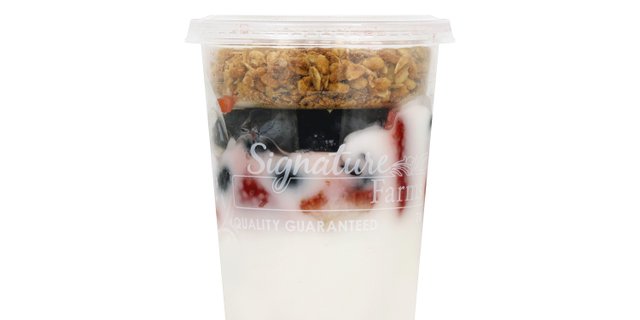 Strawberry & Blueberry Yogurt Parfait