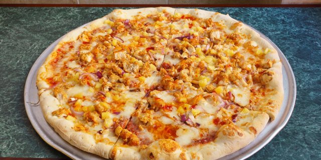 Sweet Chili Chicken Pizza