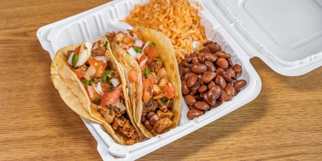 Una Mas Tacos (3) Box