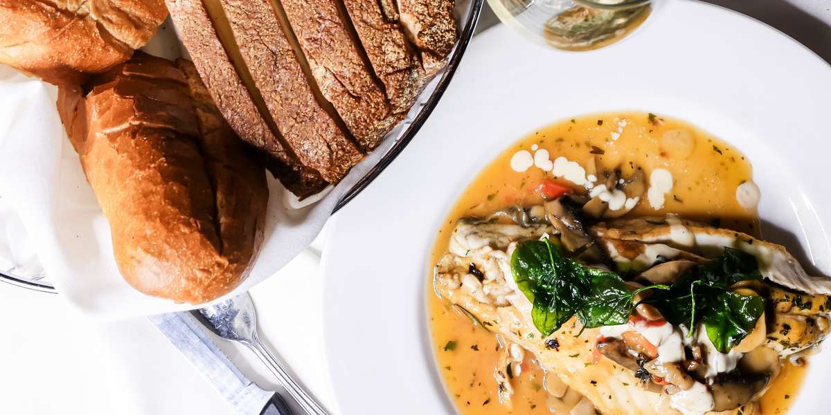 Elisa's Restaurant Catering in North Bellmore, NY 2754 N Jerusalem Rd