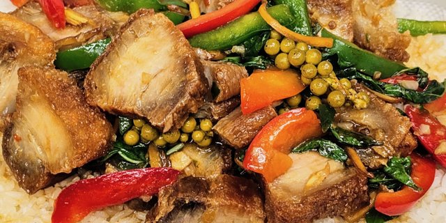 Pad-Mek-Pik-Thai-On Stir-Fry Tray
