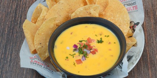 Chips & Queso
