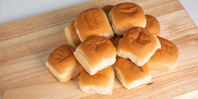 Fresh Dinner Rolls