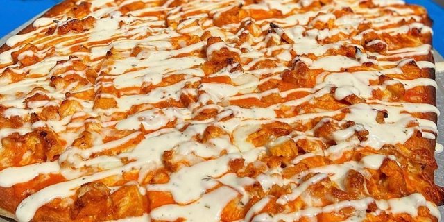 18" Buffalo Chicken Square Pizza
