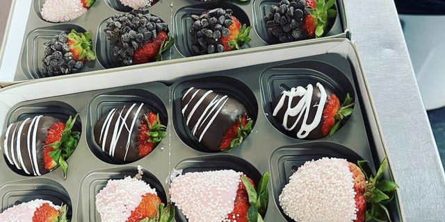 Chocolate Dipped Strawberries