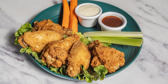 Spicy Chicken Wings Tray
