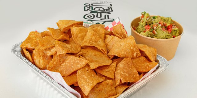 Chips & Guacamole