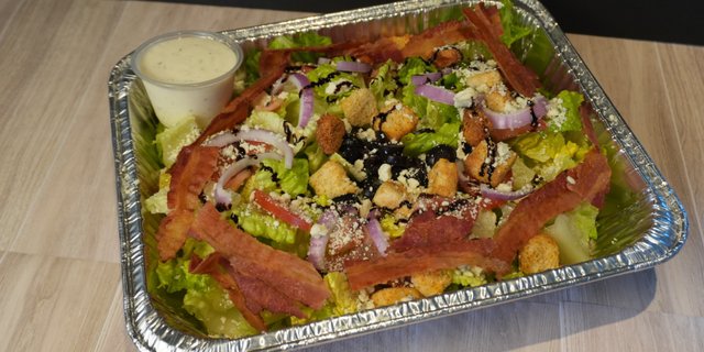 Bacon, Blue & Balsamic Salad