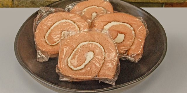 Strawberry Swiss Roll Cake