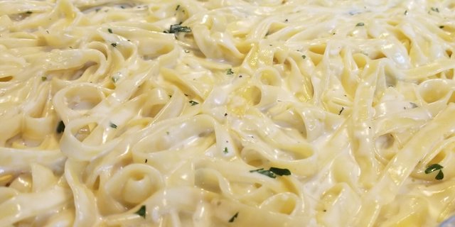 Fettuccini Alfredo Tray