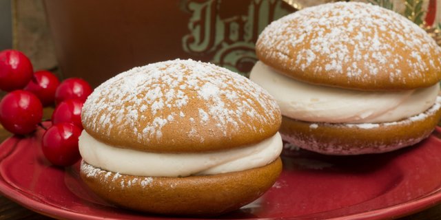 Gingerbread Whoopie Pie