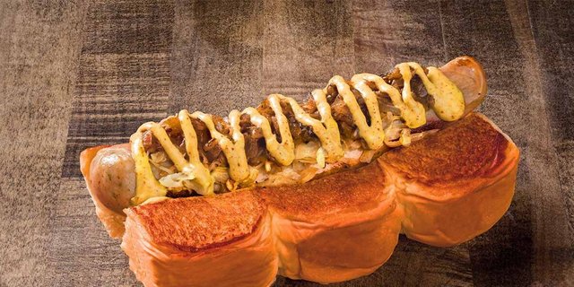 Das Brat Sausage Boxed Lunch