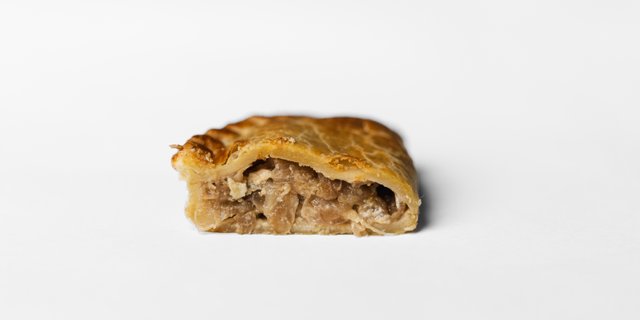Caramelized Onion & Blue Cheese Empanada