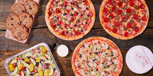Deluxe Specialty Pizza Package