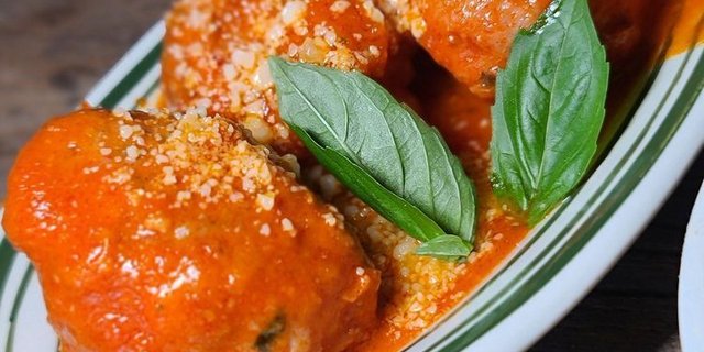 Meatballs & Mozzarella