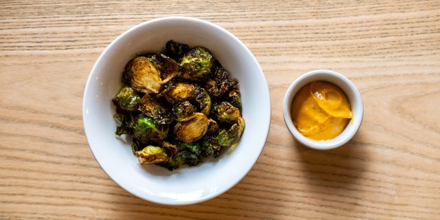 Crispy Brussels Sprouts w/ Aioli